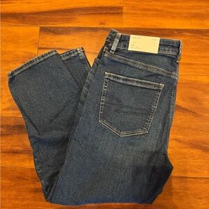 American Eagle Stretch Mom Jean Super High Rise Tinted Medium 10 X Short